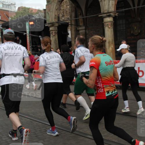 05.10.2025 - 20. swb-Marathon Bremen Yannick Fuchs http://msf.ph/oto/9319722 05.10.2025 11:38:22 Ziel  meine-sportfotos.de