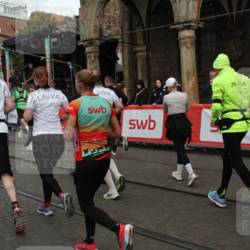 05.10.2025 - 20. swb-Marathon Bremen Yannick Fuchs http://msf.ph/oto/9319723 05.10.2025 11:38:22 Ziel  meine-sportfotos.de
