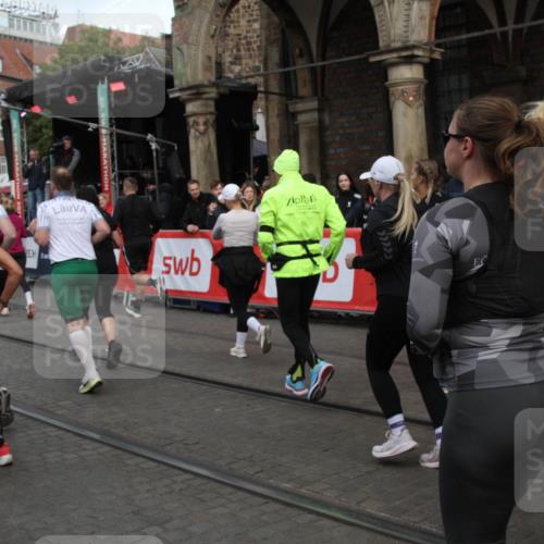 05.10.2025 - 20. swb-Marathon Bremen Yannick Fuchs http://msf.ph/oto/9319725 05.10.2025 11:38:23 Ziel  meine-sportfotos.de