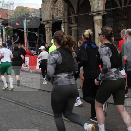 05.10.2025 - 20. swb-Marathon Bremen Yannick Fuchs http://msf.ph/oto/9319726 05.10.2025 11:38:23 Ziel  meine-sportfotos.de