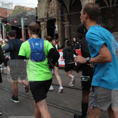 05.10.2025 - 20. swb-Marathon Bremen Yannick Fuchs http://msf.ph/oto/9319732 05.10.2025 11:38:25 Ziel  meine-sportfotos.de