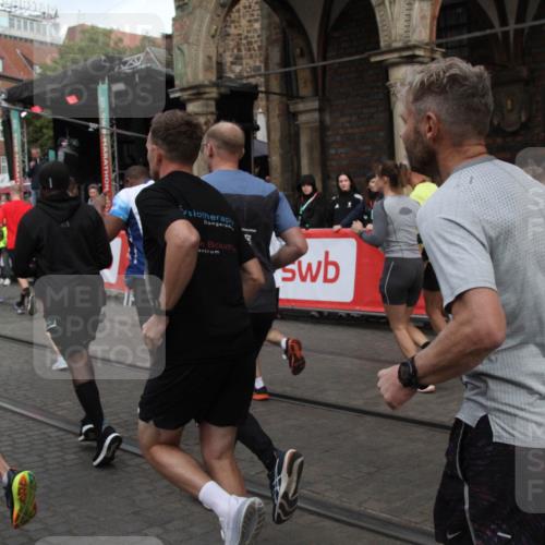 05.10.2025 - 20. swb-Marathon Bremen Yannick Fuchs http://msf.ph/oto/9319735 05.10.2025 11:38:26 Ziel  meine-sportfotos.de
