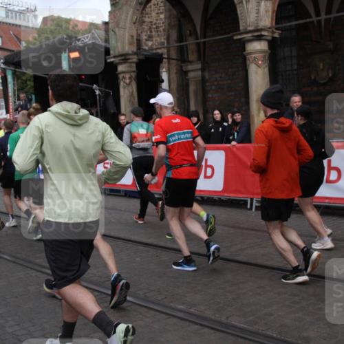 05.10.2025 - 20. swb-Marathon Bremen Yannick Fuchs http://msf.ph/oto/9319742 05.10.2025 11:38:29 Ziel  meine-sportfotos.de
