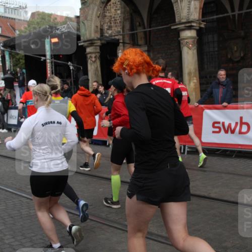05.10.2025 - 20. swb-Marathon Bremen Yannick Fuchs http://msf.ph/oto/9319745 05.10.2025 11:38:30 Ziel  meine-sportfotos.de