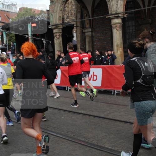 05.10.2025 - 20. swb-Marathon Bremen Yannick Fuchs http://msf.ph/oto/9319746 05.10.2025 11:38:30 Ziel  meine-sportfotos.de