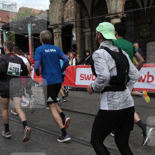 05.10.2025 - 20. swb-Marathon Bremen Yannick Fuchs http://msf.ph/oto/9319751 05.10.2025 11:38:32 Ziel  meine-sportfotos.de