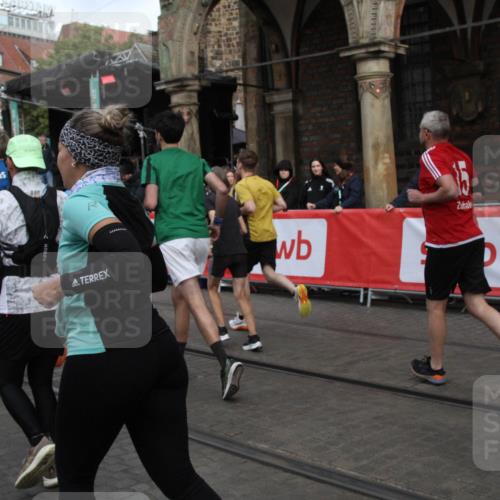 05.10.2025 - 20. swb-Marathon Bremen Yannick Fuchs http://msf.ph/oto/9319753 05.10.2025 11:38:33 Ziel  meine-sportfotos.de