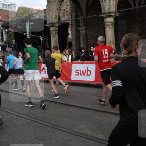 05.10.2025 - 20. swb-Marathon Bremen Yannick Fuchs http://msf.ph/oto/9319754 05.10.2025 11:38:33 Ziel  meine-sportfotos.de
