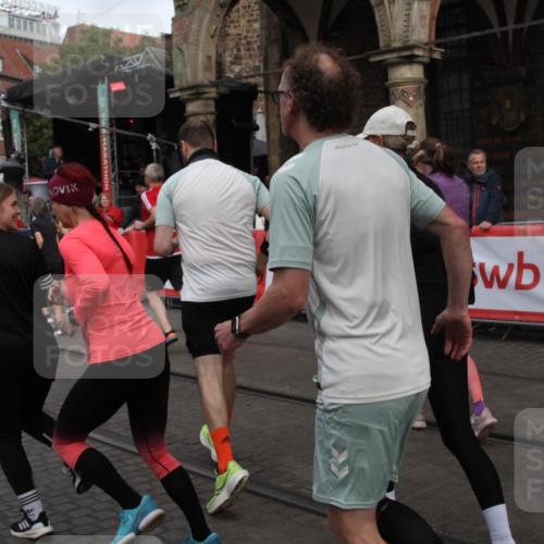 05.10.2025 - 20. swb-Marathon Bremen Yannick Fuchs http://msf.ph/oto/9319757 05.10.2025 11:38:34 Ziel  meine-sportfotos.de