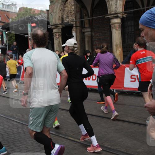 05.10.2025 - 20. swb-Marathon Bremen Yannick Fuchs http://msf.ph/oto/9319758 05.10.2025 11:38:35 Ziel  meine-sportfotos.de