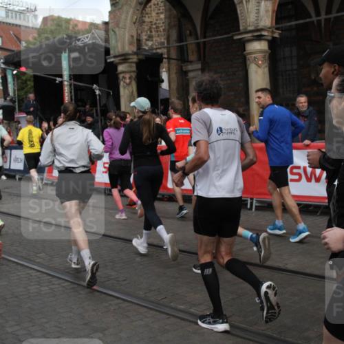 05.10.2025 - 20. swb-Marathon Bremen Yannick Fuchs http://msf.ph/oto/9319761 05.10.2025 11:38:36 Ziel  meine-sportfotos.de