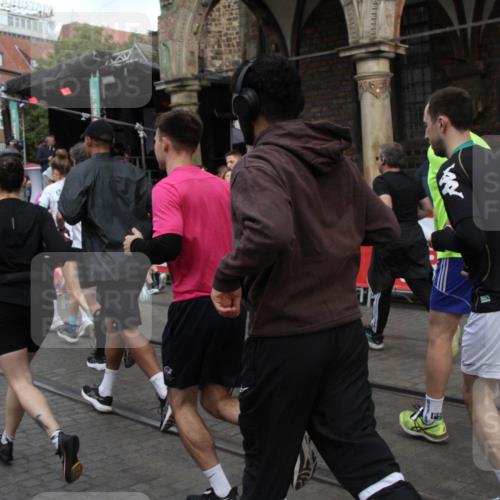 05.10.2025 - 20. swb-Marathon Bremen Yannick Fuchs http://msf.ph/oto/9319764 05.10.2025 11:38:37 Ziel  meine-sportfotos.de