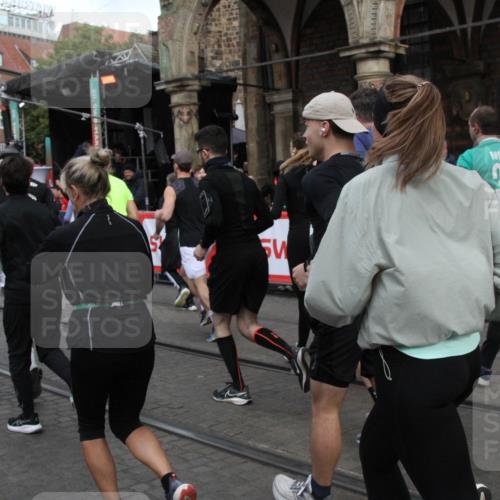 05.10.2025 - 20. swb-Marathon Bremen Yannick Fuchs http://msf.ph/oto/9319768 05.10.2025 11:38:38 Ziel  meine-sportfotos.de