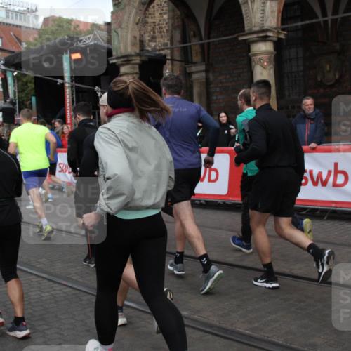 05.10.2025 - 20. swb-Marathon Bremen Yannick Fuchs http://msf.ph/oto/9319769 05.10.2025 11:38:39 Ziel  meine-sportfotos.de