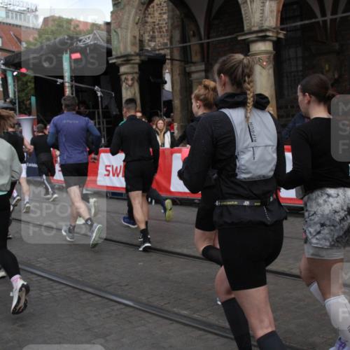 05.10.2025 - 20. swb-Marathon Bremen Yannick Fuchs http://msf.ph/oto/9319771 05.10.2025 11:38:39 Ziel  meine-sportfotos.de