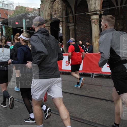 05.10.2025 - 20. swb-Marathon Bremen Yannick Fuchs http://msf.ph/oto/9319774 05.10.2025 11:38:40 Ziel  meine-sportfotos.de