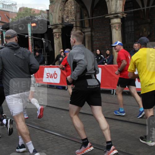05.10.2025 - 20. swb-Marathon Bremen Yannick Fuchs http://msf.ph/oto/9319775 05.10.2025 11:38:41 Ziel  meine-sportfotos.de