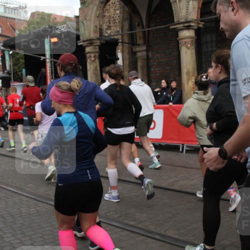 05.10.2025 - 20. swb-Marathon Bremen Yannick Fuchs http://msf.ph/oto/9319783 05.10.2025 11:38:44 Ziel  meine-sportfotos.de