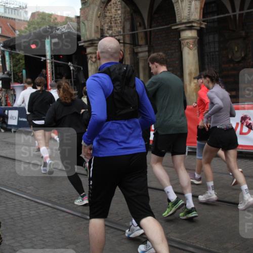 05.10.2025 - 20. swb-Marathon Bremen Yannick Fuchs http://msf.ph/oto/9319786 05.10.2025 11:38:45 Ziel  meine-sportfotos.de