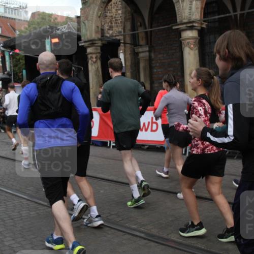 05.10.2025 - 20. swb-Marathon Bremen Yannick Fuchs http://msf.ph/oto/9319787 05.10.2025 11:38:45 Ziel  meine-sportfotos.de