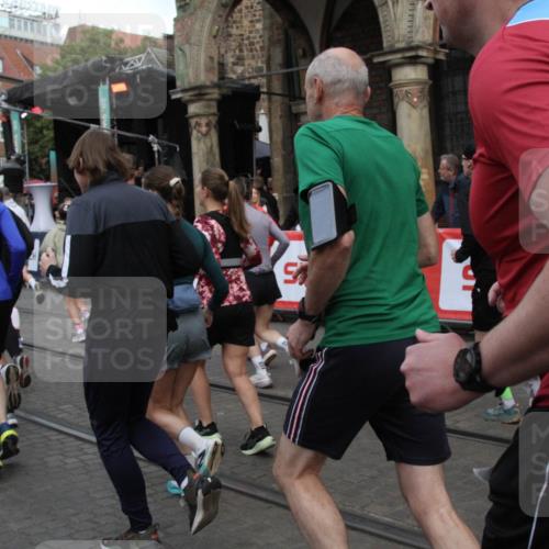 05.10.2025 - 20. swb-Marathon Bremen Yannick Fuchs http://msf.ph/oto/9319789 05.10.2025 11:38:46 Ziel  meine-sportfotos.de