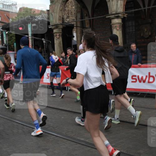 05.10.2025 - 20. swb-Marathon Bremen Yannick Fuchs http://msf.ph/oto/9319792 05.10.2025 11:38:47 Ziel  meine-sportfotos.de