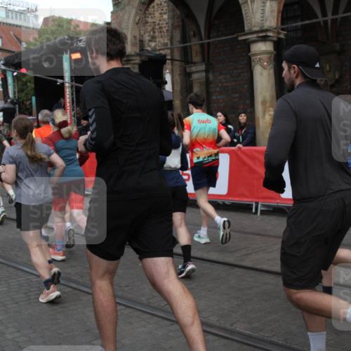 05.10.2025 - 20. swb-Marathon Bremen Yannick Fuchs http://msf.ph/oto/9319799 05.10.2025 11:38:50 Ziel  meine-sportfotos.de