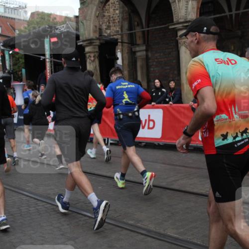 05.10.2025 - 20. swb-Marathon Bremen Yannick Fuchs http://msf.ph/oto/9319801 05.10.2025 11:38:50 Ziel  meine-sportfotos.de