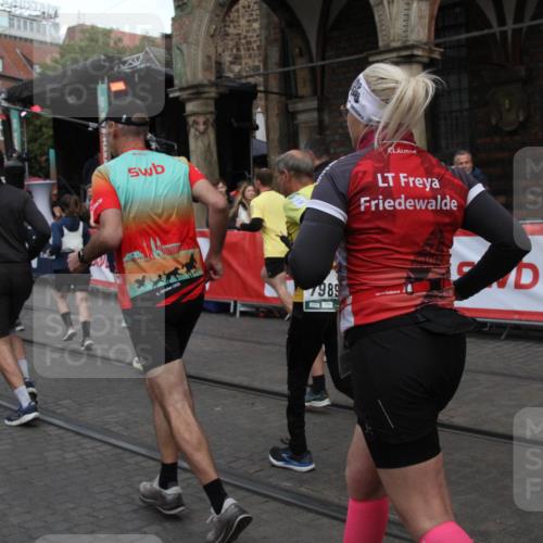 05.10.2025 - 20. swb-Marathon Bremen Yannick Fuchs http://msf.ph/oto/9319803 05.10.2025 11:38:51 Ziel  meine-sportfotos.de