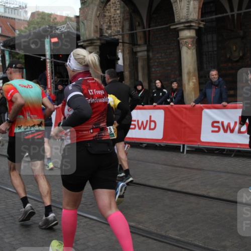 05.10.2025 - 20. swb-Marathon Bremen Yannick Fuchs http://msf.ph/oto/9319804 05.10.2025 11:38:51 Ziel  meine-sportfotos.de
