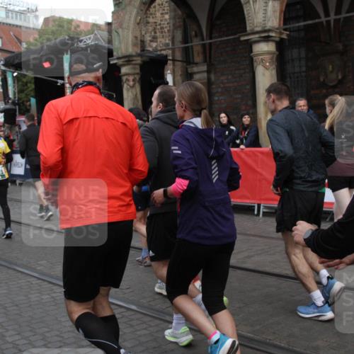 05.10.2025 - 20. swb-Marathon Bremen Yannick Fuchs http://msf.ph/oto/9319808 05.10.2025 11:38:53 Ziel  meine-sportfotos.de