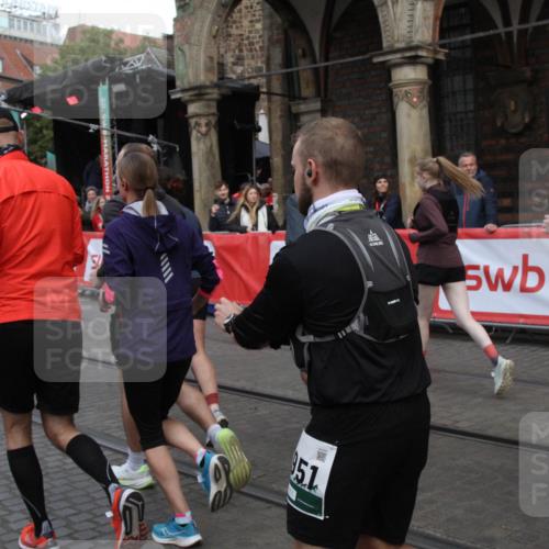 05.10.2025 - 20. swb-Marathon Bremen Yannick Fuchs http://msf.ph/oto/9319809 05.10.2025 11:38:53 Ziel  meine-sportfotos.de
