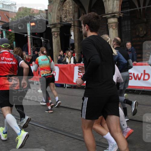 05.10.2025 - 20. swb-Marathon Bremen Yannick Fuchs http://msf.ph/oto/9319813 05.10.2025 11:38:55 Ziel  meine-sportfotos.de