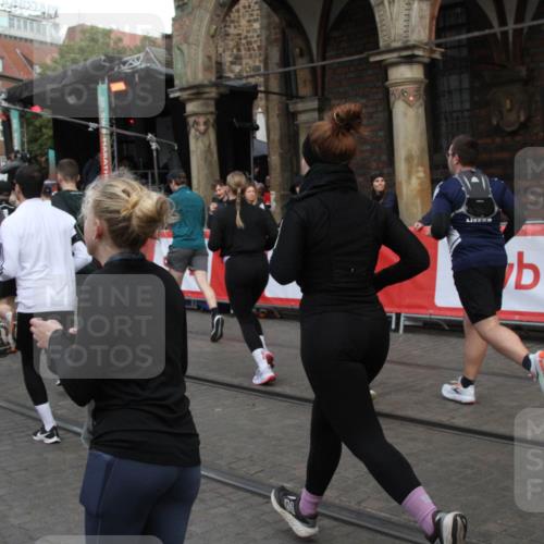05.10.2025 - 20. swb-Marathon Bremen Yannick Fuchs http://msf.ph/oto/9319823 05.10.2025 11:38:59 Ziel  meine-sportfotos.de