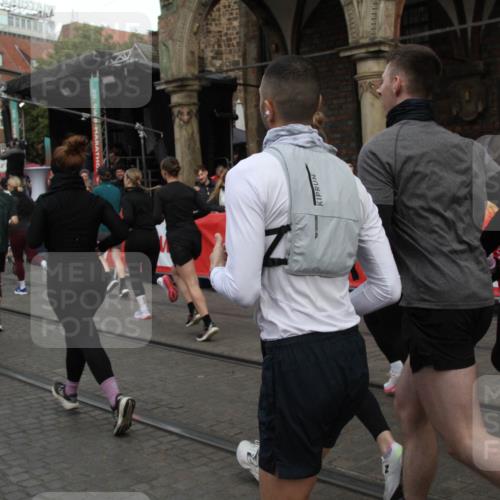 05.10.2025 - 20. swb-Marathon Bremen Yannick Fuchs http://msf.ph/oto/9319825 05.10.2025 11:38:59 Ziel  meine-sportfotos.de