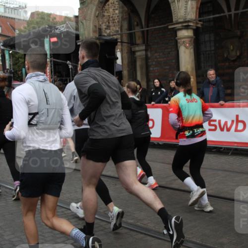 05.10.2025 - 20. swb-Marathon Bremen Yannick Fuchs http://msf.ph/oto/9319826 05.10.2025 11:39:00 Ziel  meine-sportfotos.de