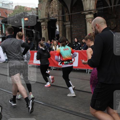 05.10.2025 - 20. swb-Marathon Bremen Yannick Fuchs http://msf.ph/oto/9319827 05.10.2025 11:39:00 Ziel  meine-sportfotos.de