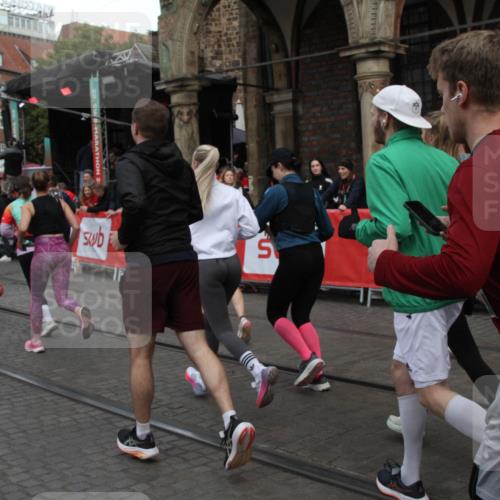 05.10.2025 - 20. swb-Marathon Bremen Yannick Fuchs http://msf.ph/oto/9319831 05.10.2025 11:39:01 Ziel  meine-sportfotos.de