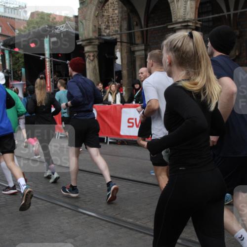 05.10.2025 - 20. swb-Marathon Bremen Yannick Fuchs http://msf.ph/oto/9319835 05.10.2025 11:39:03 Ziel  meine-sportfotos.de