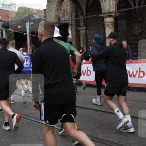 05.10.2025 - 20. swb-Marathon Bremen Yannick Fuchs http://msf.ph/oto/9319839 05.10.2025 11:39:04 Ziel  meine-sportfotos.de