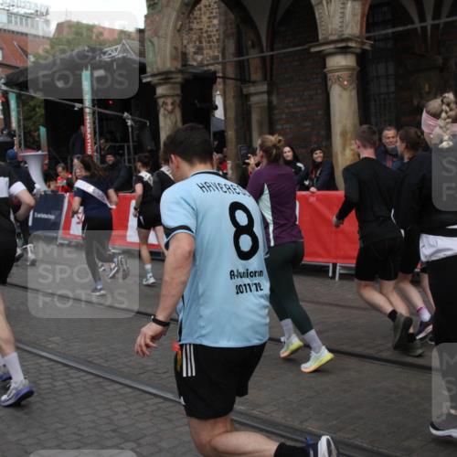 05.10.2025 - 20. swb-Marathon Bremen Yannick Fuchs http://msf.ph/oto/9319844 05.10.2025 11:39:06 Ziel  meine-sportfotos.de