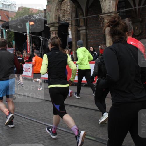 05.10.2025 - 20. swb-Marathon Bremen Yannick Fuchs http://msf.ph/oto/9319850 05.10.2025 11:39:08 Ziel  meine-sportfotos.de