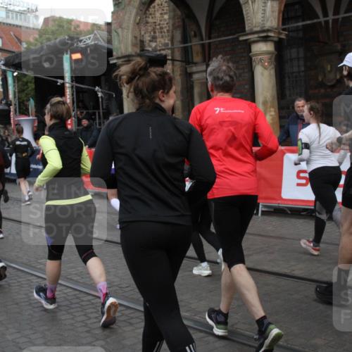 05.10.2025 - 20. swb-Marathon Bremen Yannick Fuchs http://msf.ph/oto/9319851 05.10.2025 11:39:09 Ziel  meine-sportfotos.de
