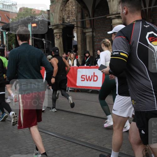 05.10.2025 - 20. swb-Marathon Bremen Yannick Fuchs http://msf.ph/oto/9319859 05.10.2025 11:39:11 Ziel  meine-sportfotos.de