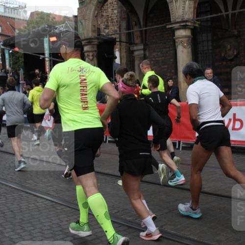05.10.2025 - 20. swb-Marathon Bremen Yannick Fuchs http://msf.ph/oto/9319877 05.10.2025 11:39:18 Ziel  meine-sportfotos.de