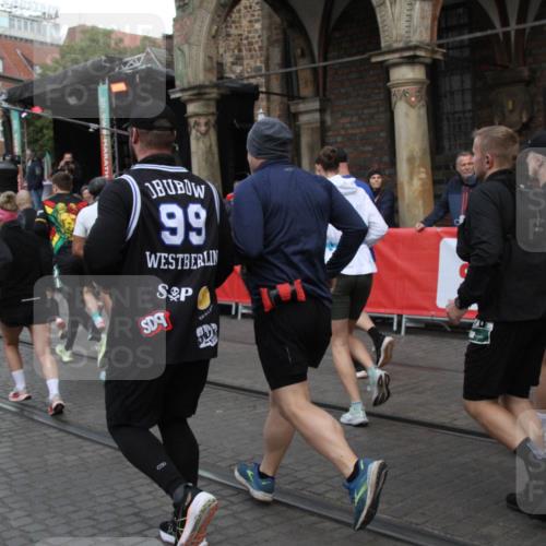 05.10.2025 - 20. swb-Marathon Bremen Yannick Fuchs http://msf.ph/oto/9319879 05.10.2025 11:39:19 Ziel  meine-sportfotos.de