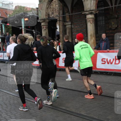 05.10.2025 - 20. swb-Marathon Bremen Yannick Fuchs http://msf.ph/oto/9319889 05.10.2025 11:39:22 Ziel  meine-sportfotos.de