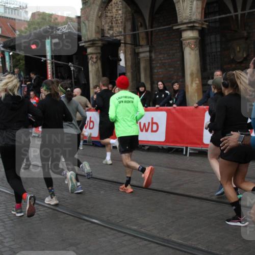 05.10.2025 - 20. swb-Marathon Bremen Yannick Fuchs http://msf.ph/oto/9319890 05.10.2025 11:39:22 Ziel  meine-sportfotos.de