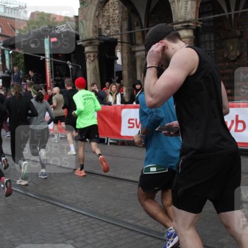 05.10.2025 - 20. swb-Marathon Bremen Yannick Fuchs http://msf.ph/oto/9319891 05.10.2025 11:39:23 Ziel  meine-sportfotos.de