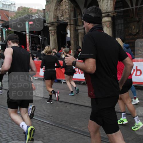 05.10.2025 - 20. swb-Marathon Bremen Yannick Fuchs http://msf.ph/oto/9319893 05.10.2025 11:39:23 Ziel  meine-sportfotos.de
